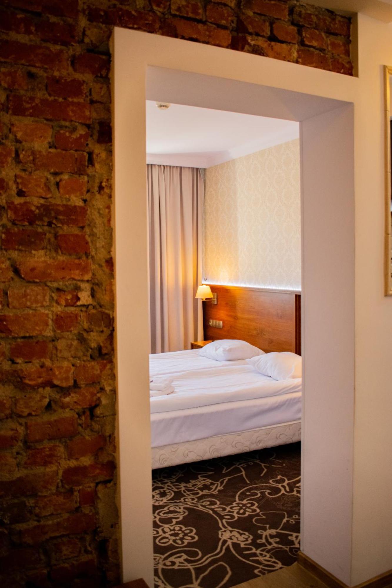 Hotel Pruski Orneta Екстериор снимка