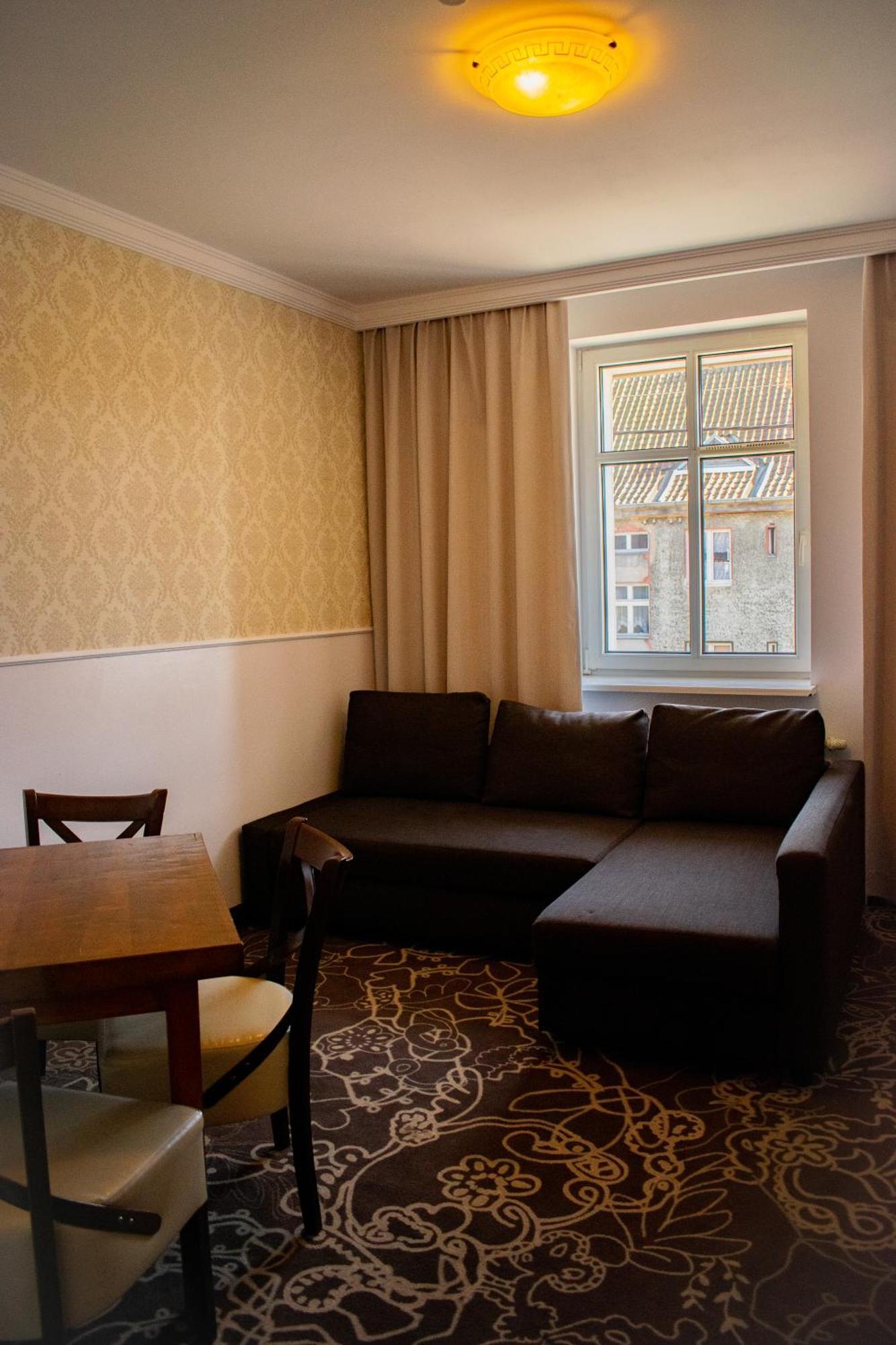 Hotel Pruski Orneta Екстериор снимка