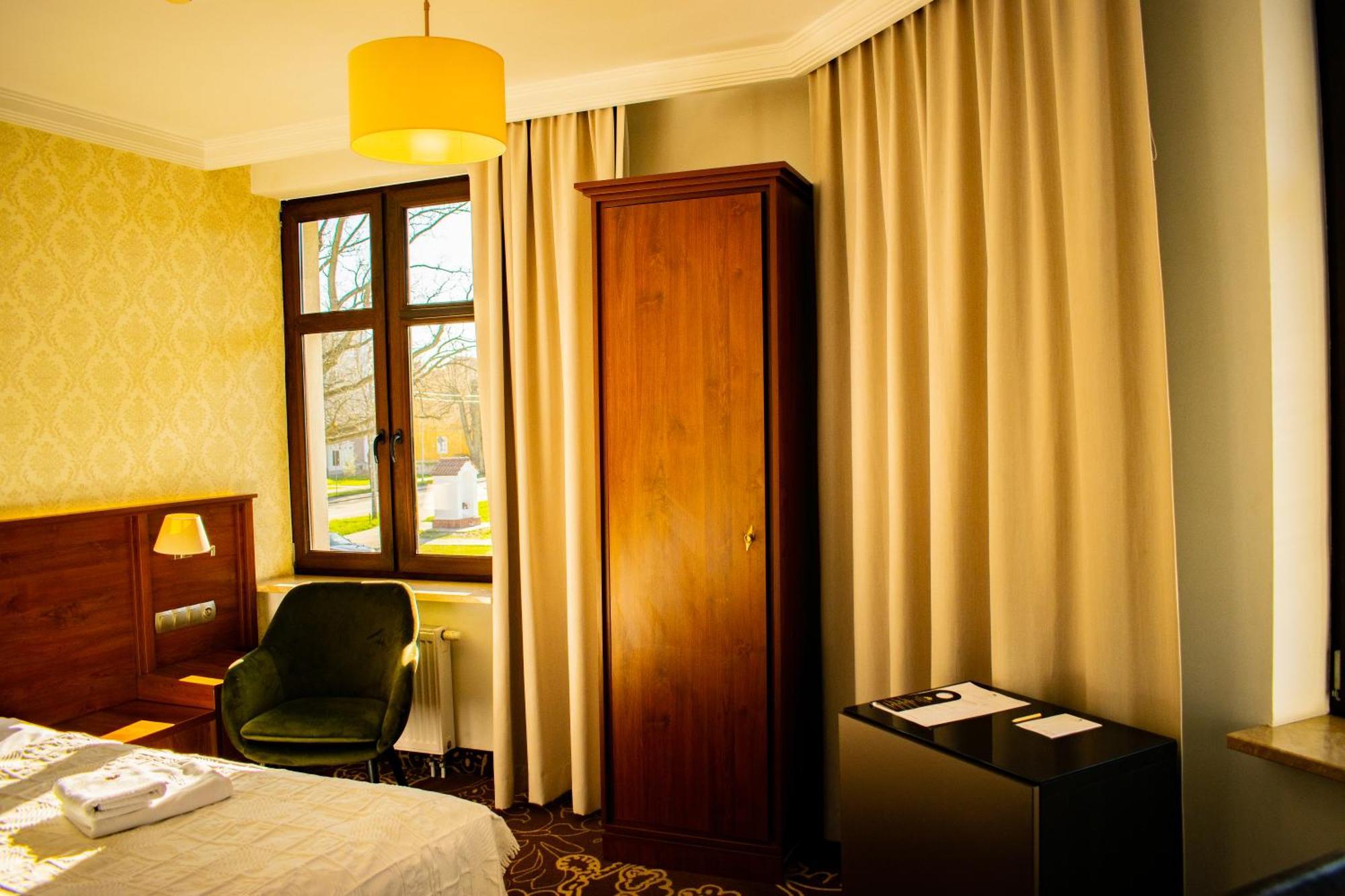 Hotel Pruski Orneta Екстериор снимка