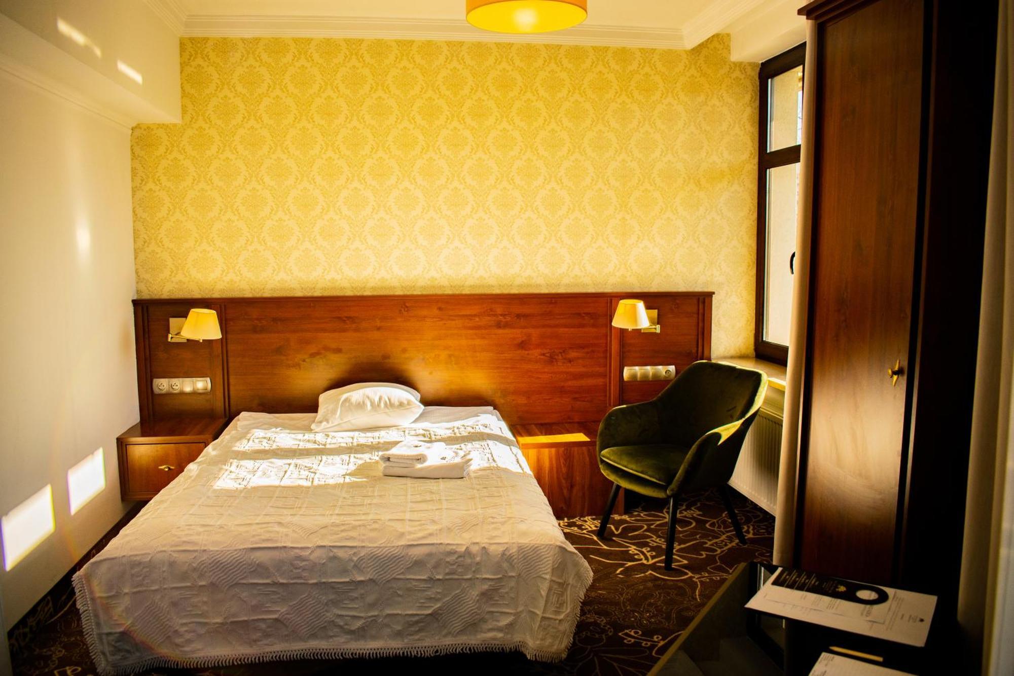Hotel Pruski Orneta Екстериор снимка