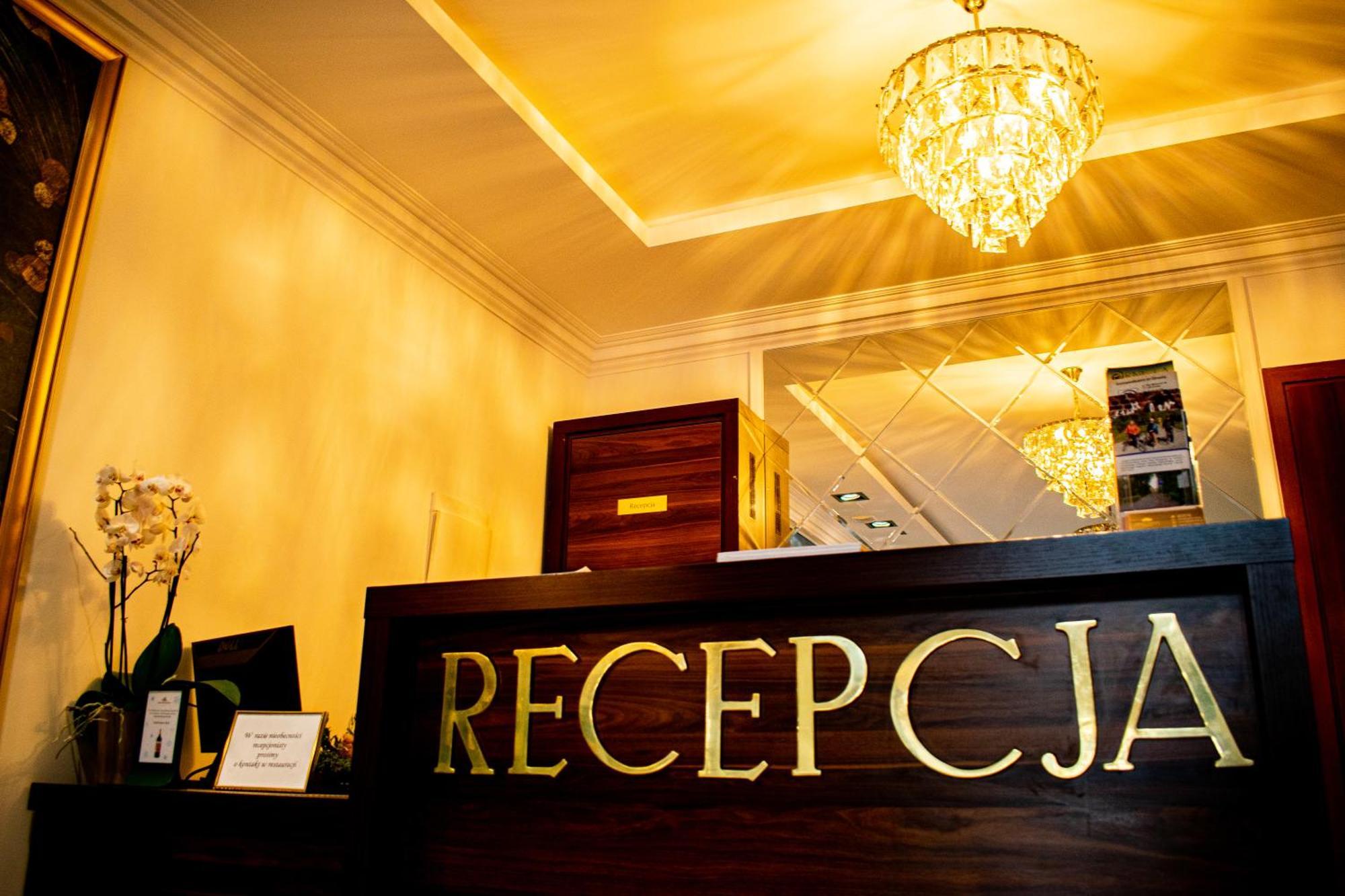Hotel Pruski Orneta Екстериор снимка