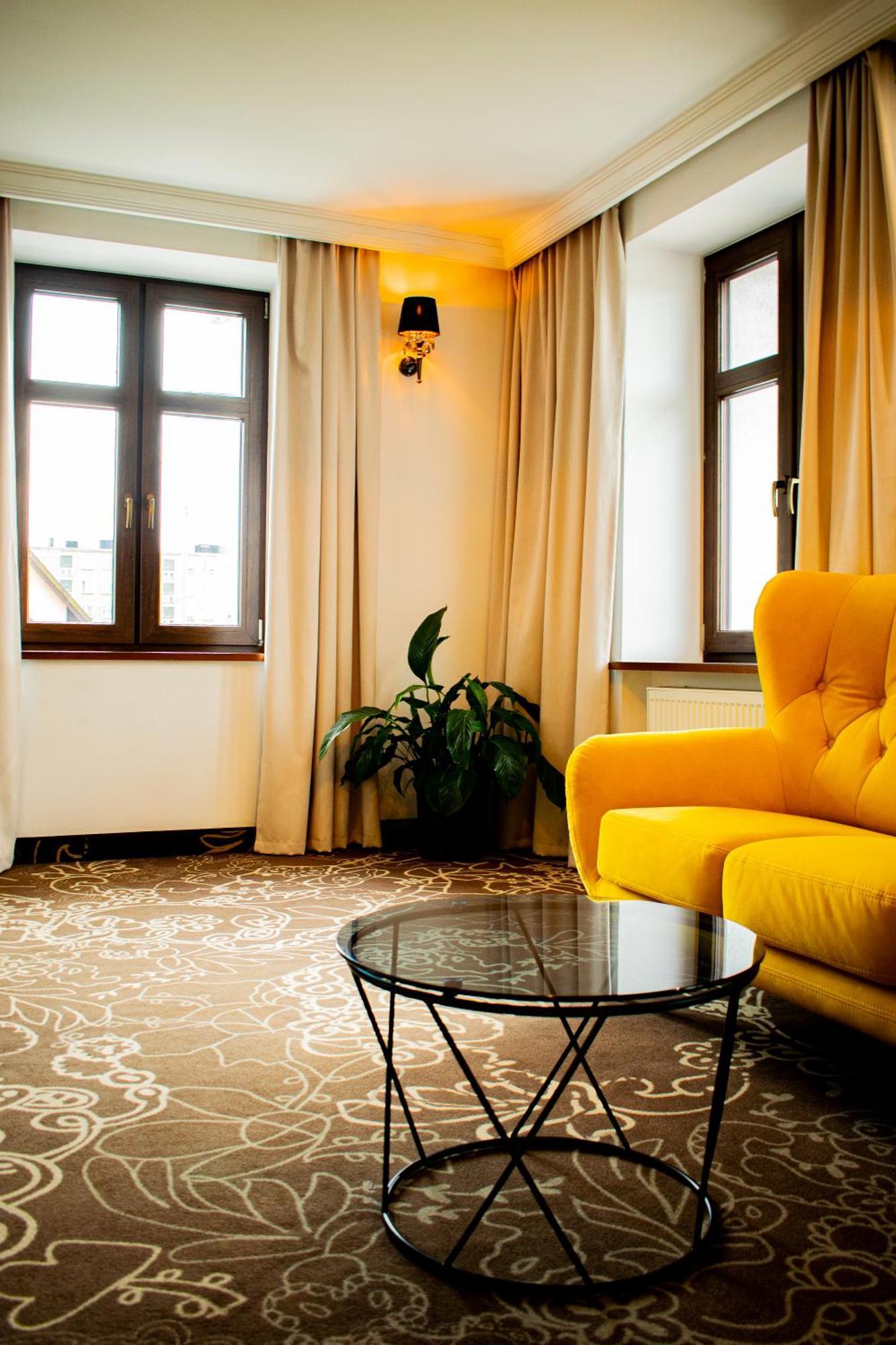 Hotel Pruski Orneta Екстериор снимка